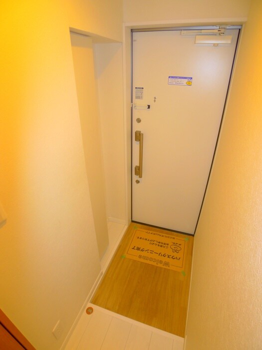 物件内観写真15　(玄関)