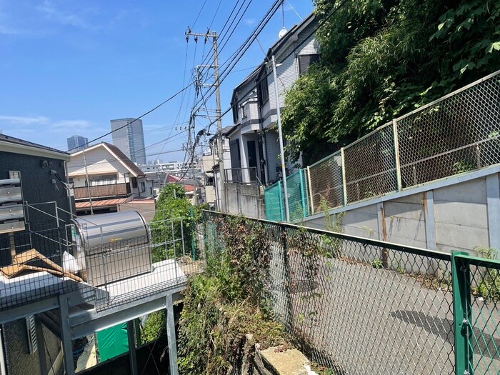 物件内観写真11　(室内からの展望)