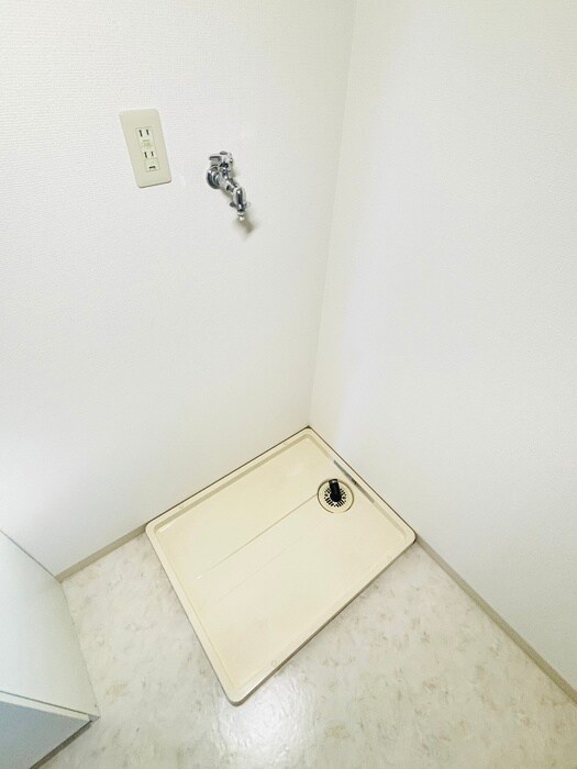 物件内観写真18　(洗濯機置場)