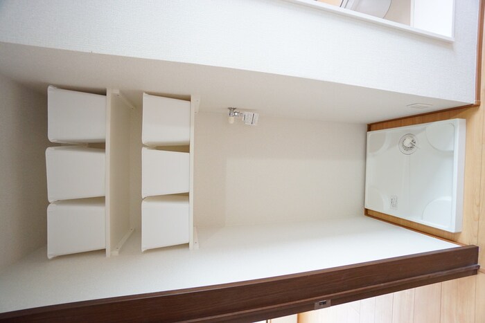 物件内観写真12　(洗濯機置場)