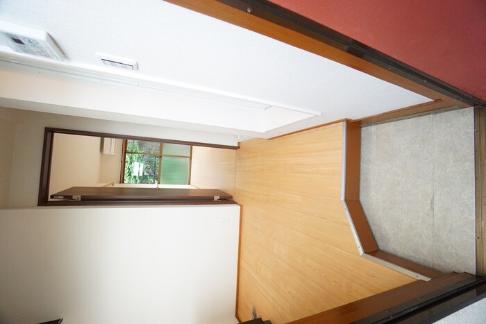 物件内観写真16　(玄関)