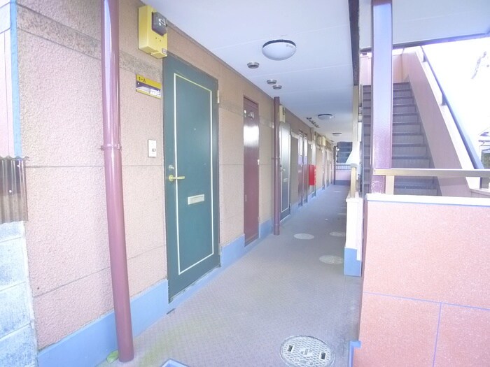 物件外観写真5　(エントランス部分)