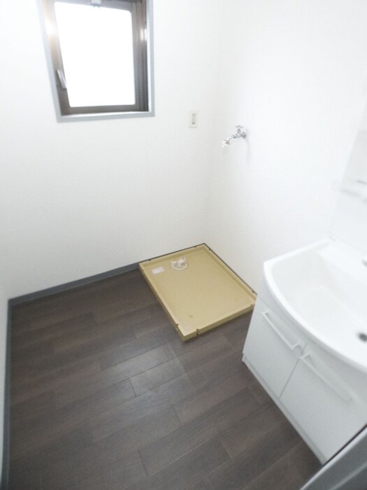 物件内観写真17　(洗濯機置場)