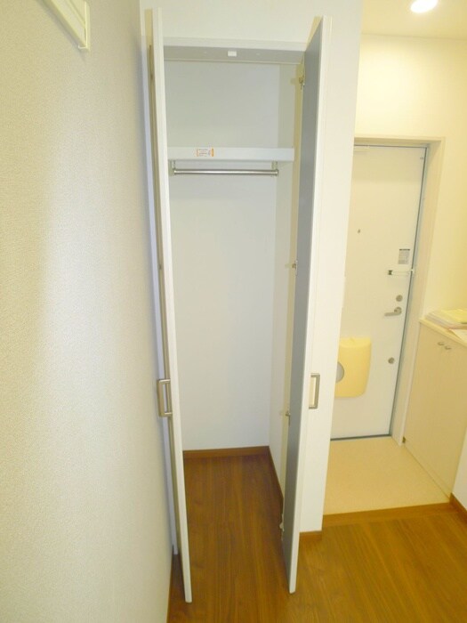 物件内観写真12　(収納)