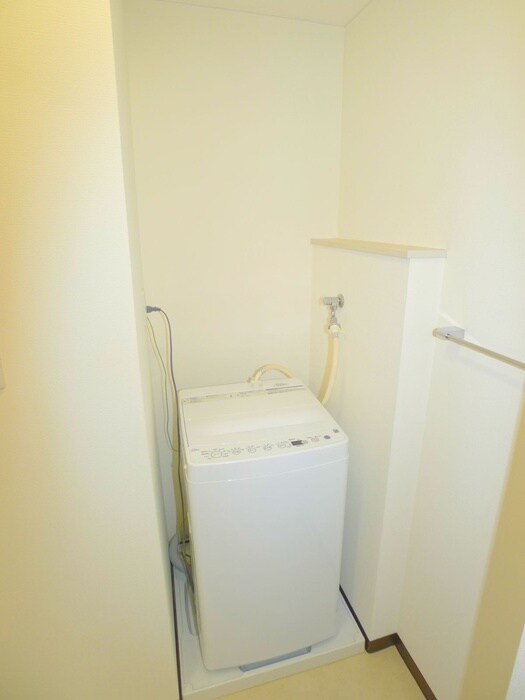 物件内観写真15　(洗濯機置場)