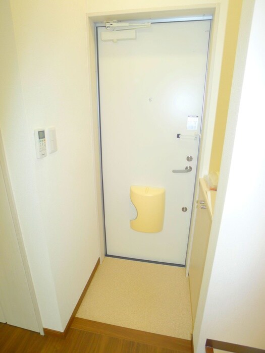 物件内観写真16　(玄関)