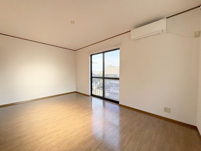 物件内観写真4　(居室)