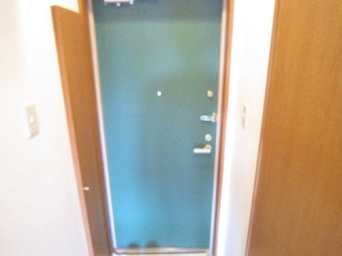 物件内観写真7　(玄関)