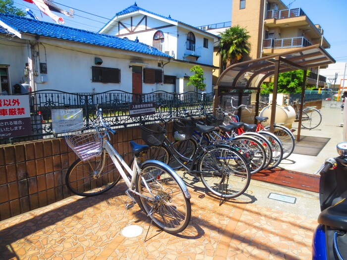 物件外観写真3　(駐輪場)