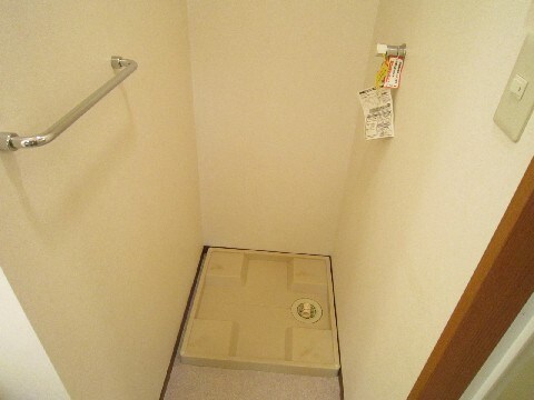 物件内観写真12　(洗濯機置場)