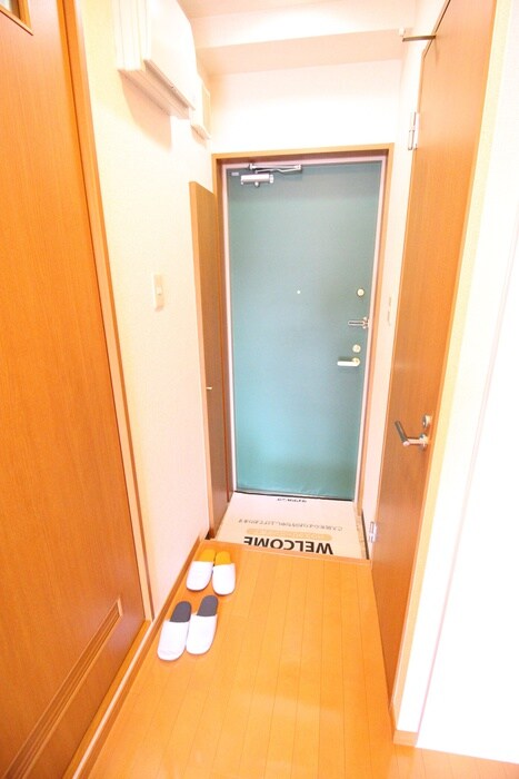 物件内観写真18　(玄関)