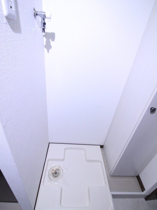 物件内観写真11　(洗濯機置場)