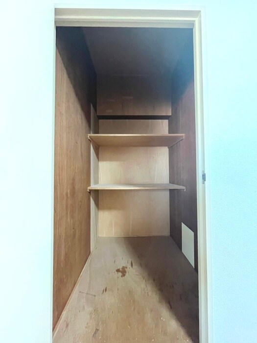 物件内観写真15　(収納)