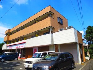 ルミエ－ル岡部外観写真