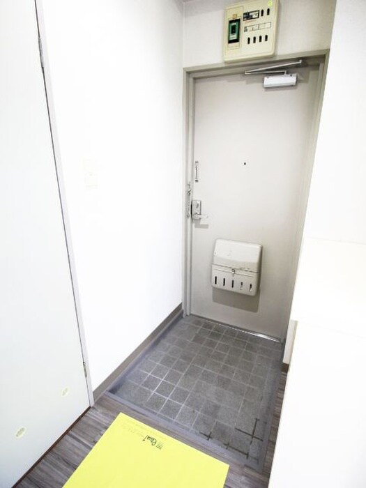 物件内観写真10　(玄関)