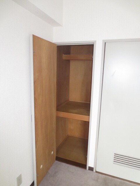物件内観写真12　(収納)