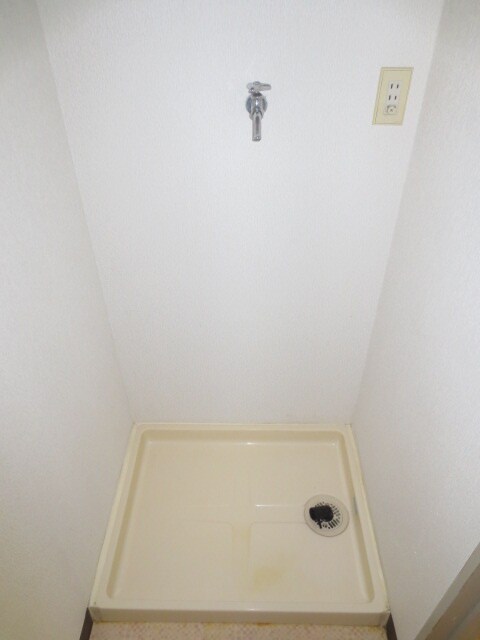 物件内観写真15　(洗濯機置場)