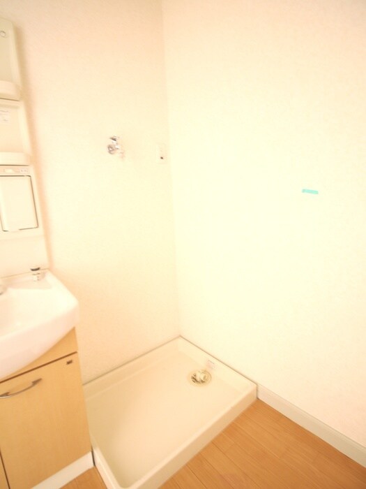 物件内観写真9　(洗濯機置場)