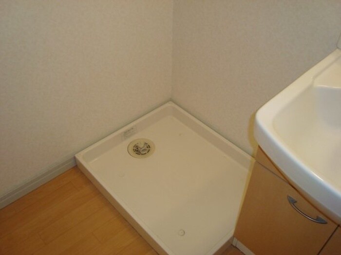 物件内観写真10　(洗濯機置場)