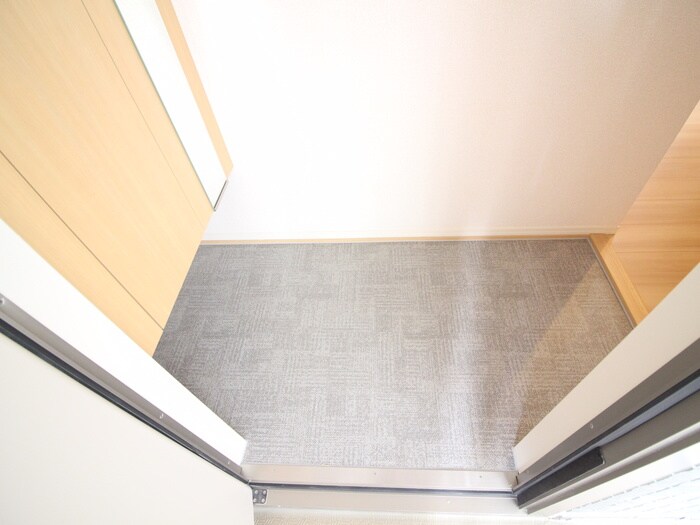 物件内観写真7　(玄関)