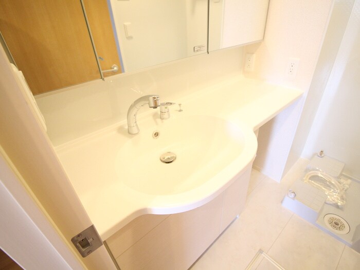 物件内観写真8　(洗面)