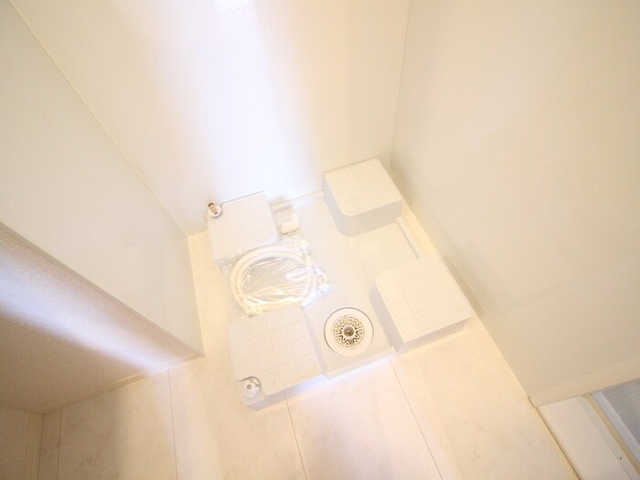 物件内観写真9　(洗濯機置場)