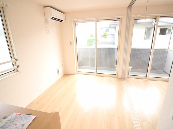 物件内観写真21　(居室)