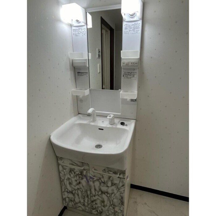 物件内観写真9　(洗面)