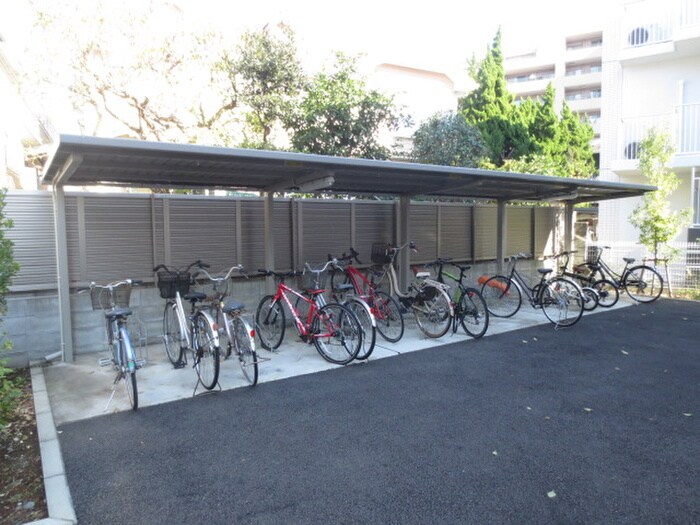 物件外観写真3　(駐輪場)
