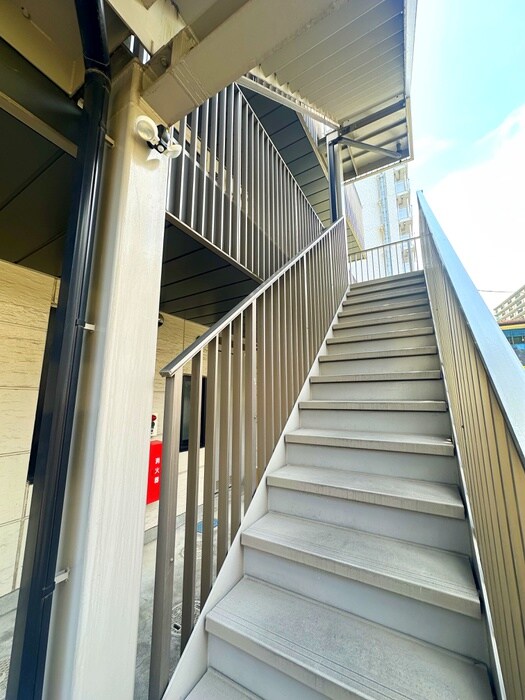 物件外観写真5　(エントランス部分)