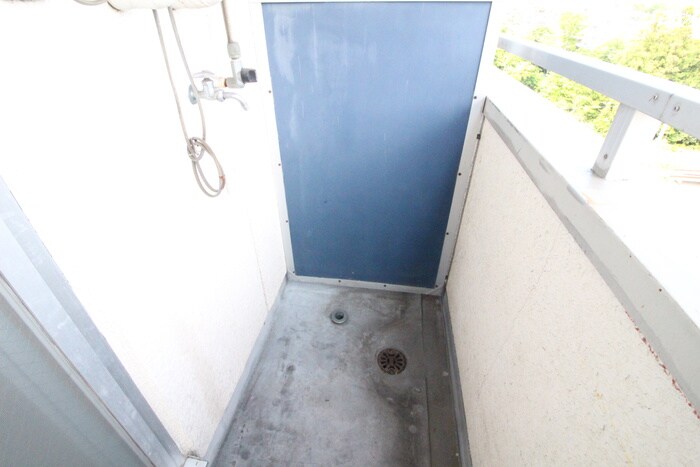 物件内観写真12　(洗濯機置場)