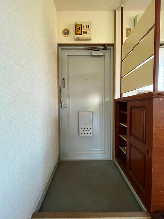 物件内観写真16　(玄関)