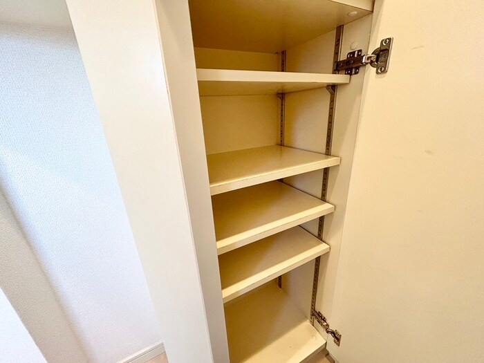 物件内観写真14　(靴箱)