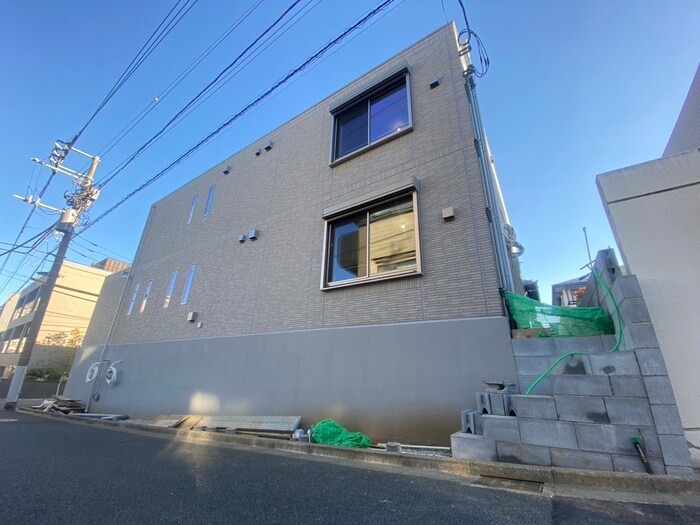 物件外観写真2　(建築中)