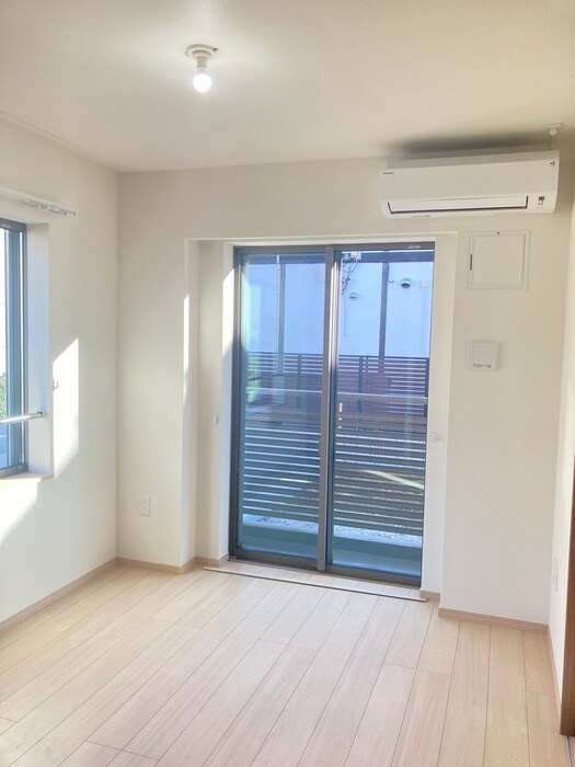 物件内観写真9　(居室)