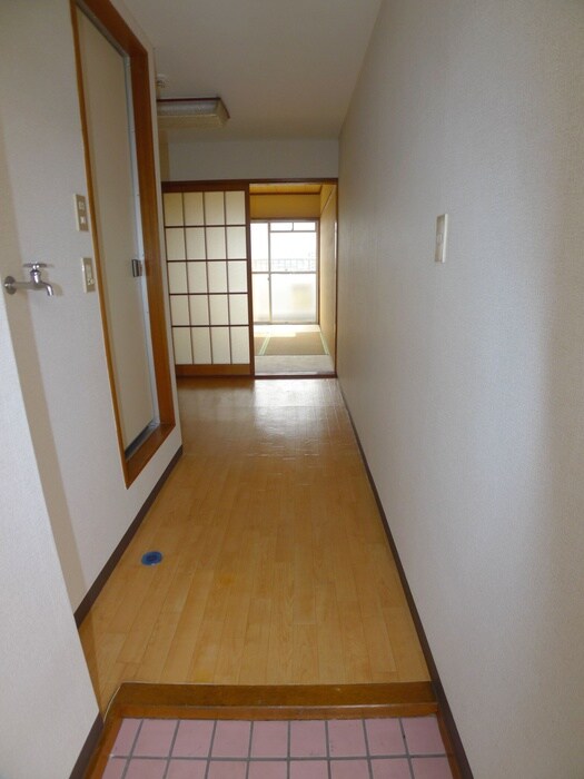 物件内観写真17　(玄関)