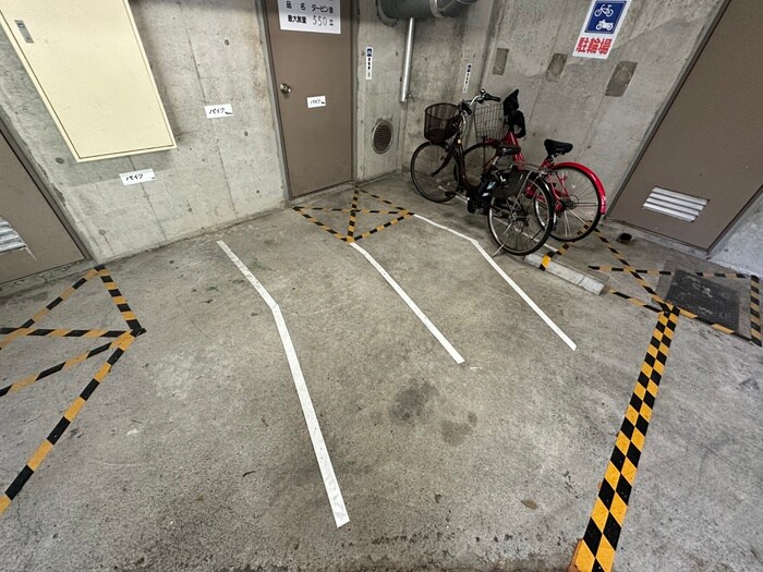 物件外観写真6　(駐輪場)