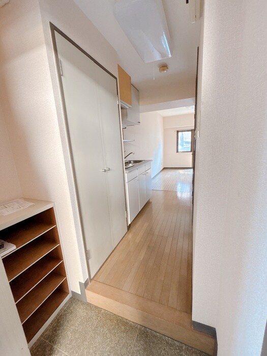 物件内観写真14　(廊下)