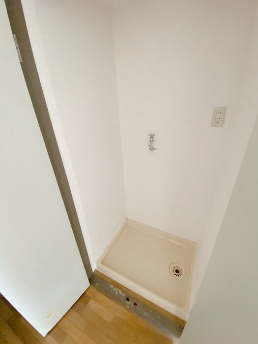 物件内観写真18　(洗濯機置場)