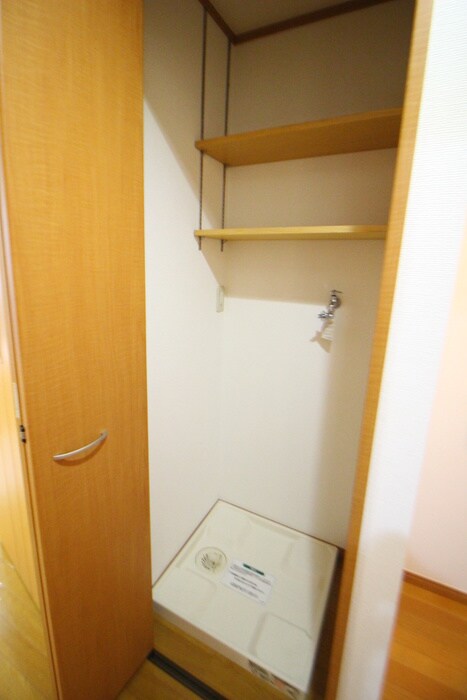 物件内観写真15　(洗濯機置場)