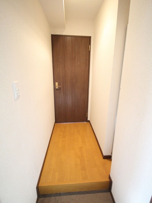 物件内観写真7　(玄関)