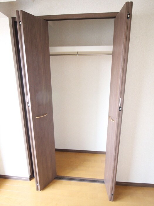 物件内観写真12　(収納)