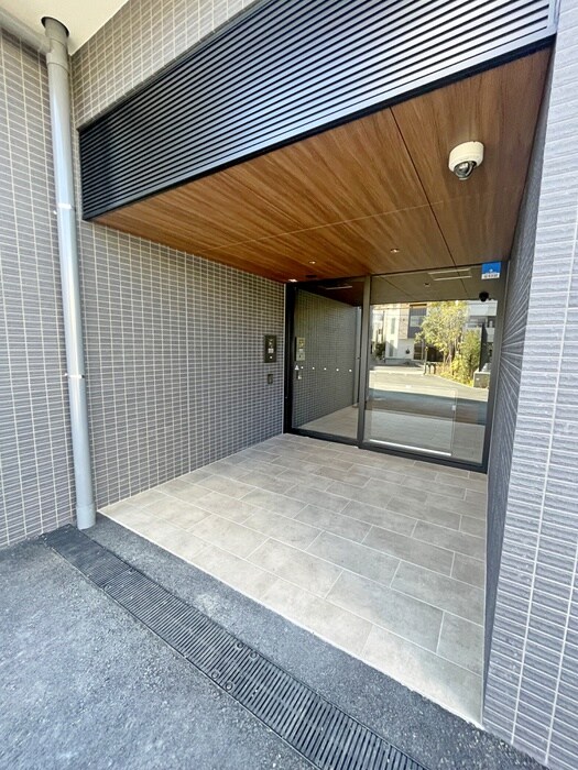 物件外観写真5　(エントランス部分)