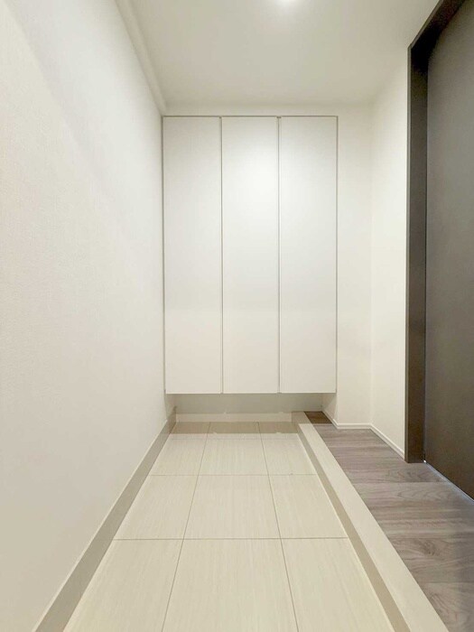 物件内観写真7　(玄関)