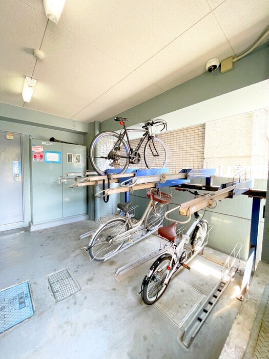 物件外観写真2　(駐輪場)