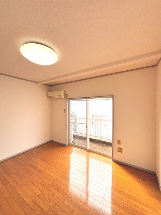 物件内観写真4　(居室)