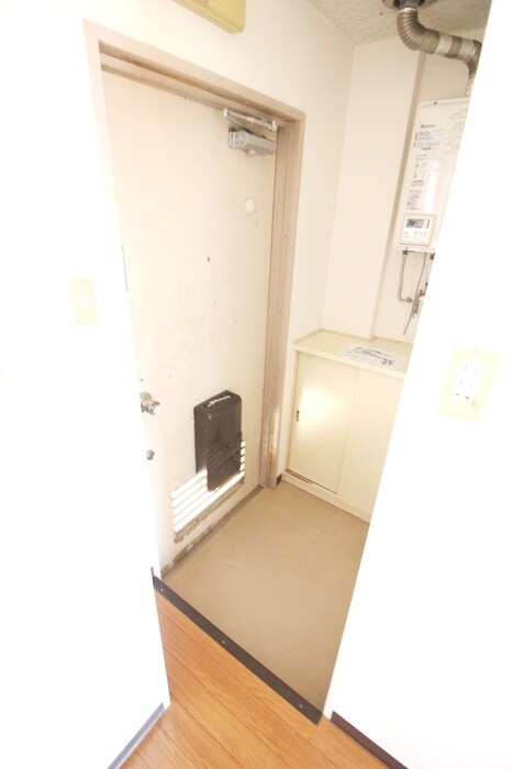 物件内観写真14　(玄関)