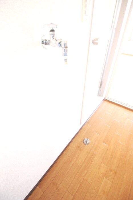 物件内観写真16　(洗濯機置場)