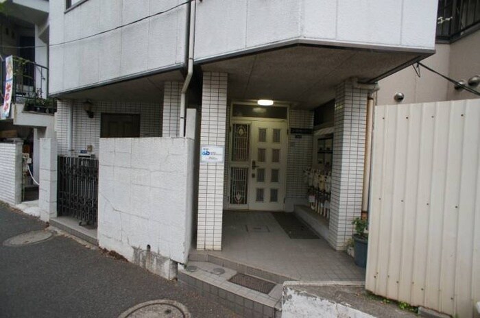 物件外観写真5　(エントランス部分)