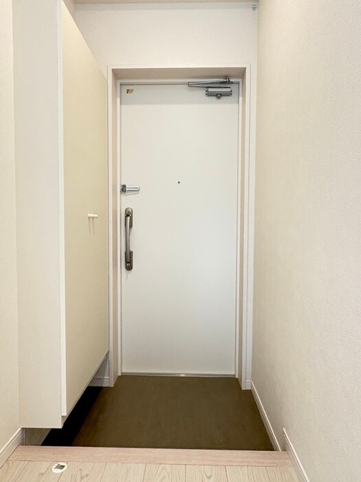 物件内観写真14　(玄関)
